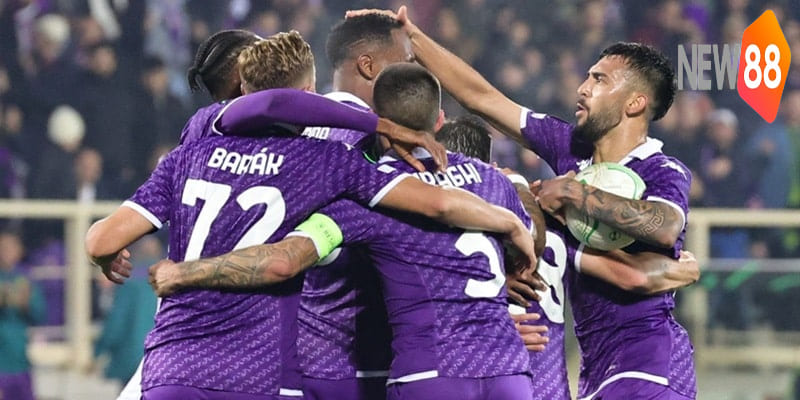 CLB Fiorentina đã có hai mùa giải liên tiếp vào trận chung kết Cúp C3 Châu Âu